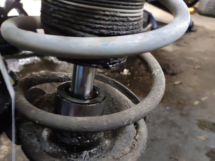 How to solve the oil leakage of Fox shock absorber? iNEWS