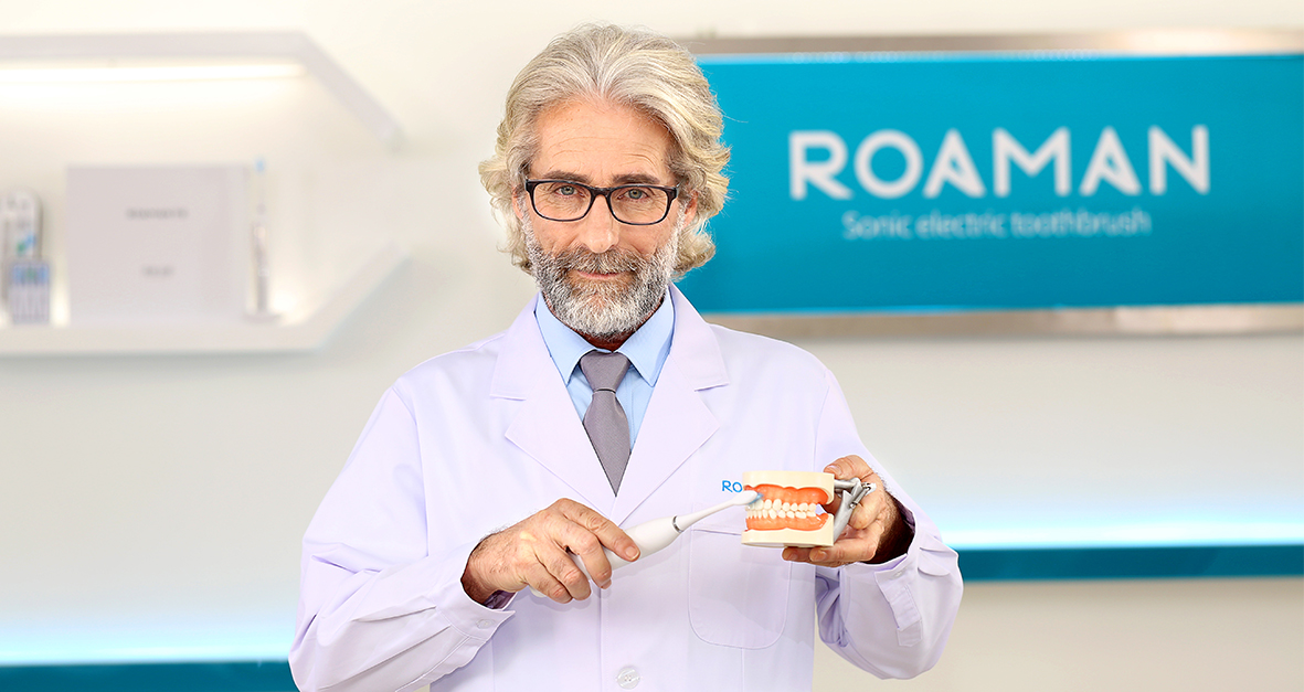 What are the advantages and disadvantages of electric toothbrushes compared to manual