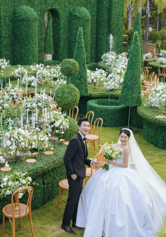 Wang Yanlin and Ai Jiani Hold a Destination Wedding in Sanya with Their  Star-Studded Groomsmen in Full Support - DramaPanda