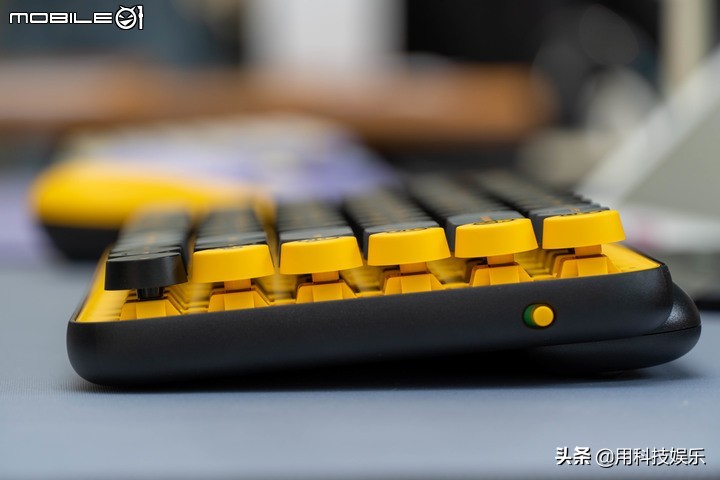 Logitech POP Keys, super-sensing mechanical keyboard, with colorful ...