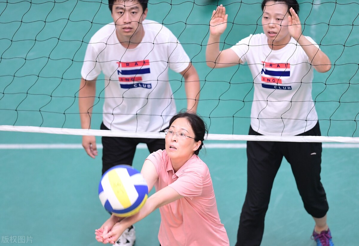 The Evolution of Balloon Volleyball Competition Rules and Its Influence on Techniques and