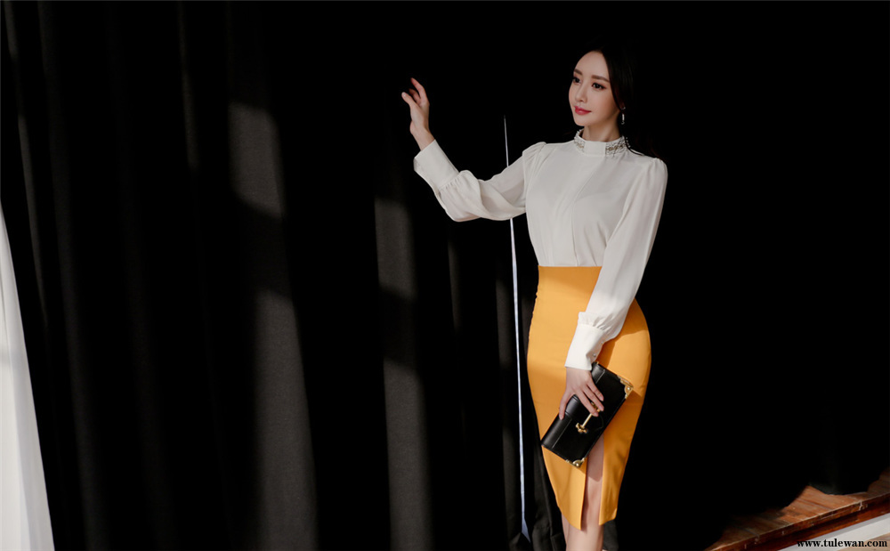 孙允珠丨费加罗白雪北欧宫廷高雅衬衫