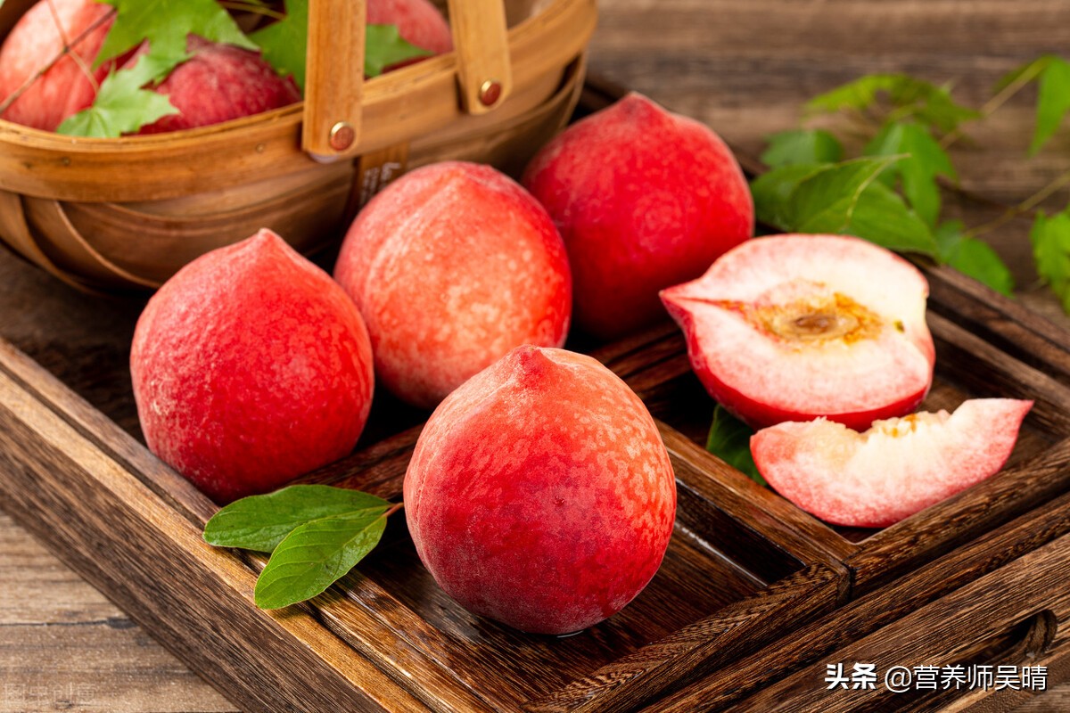 Yellow peaches and juicy peaches are on the market now!When eating peaches in season, how to eat