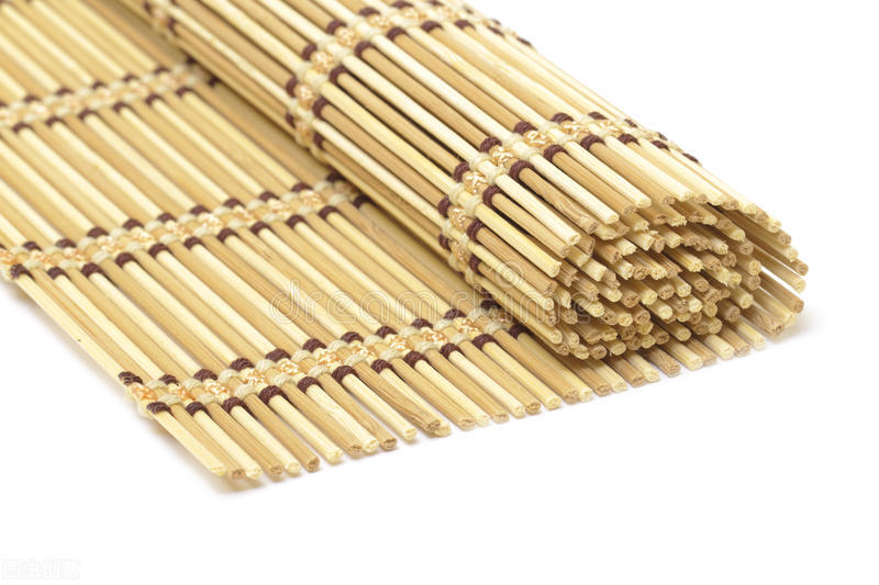 What are the cleaning methods of bamboo mats and how to prevent insects