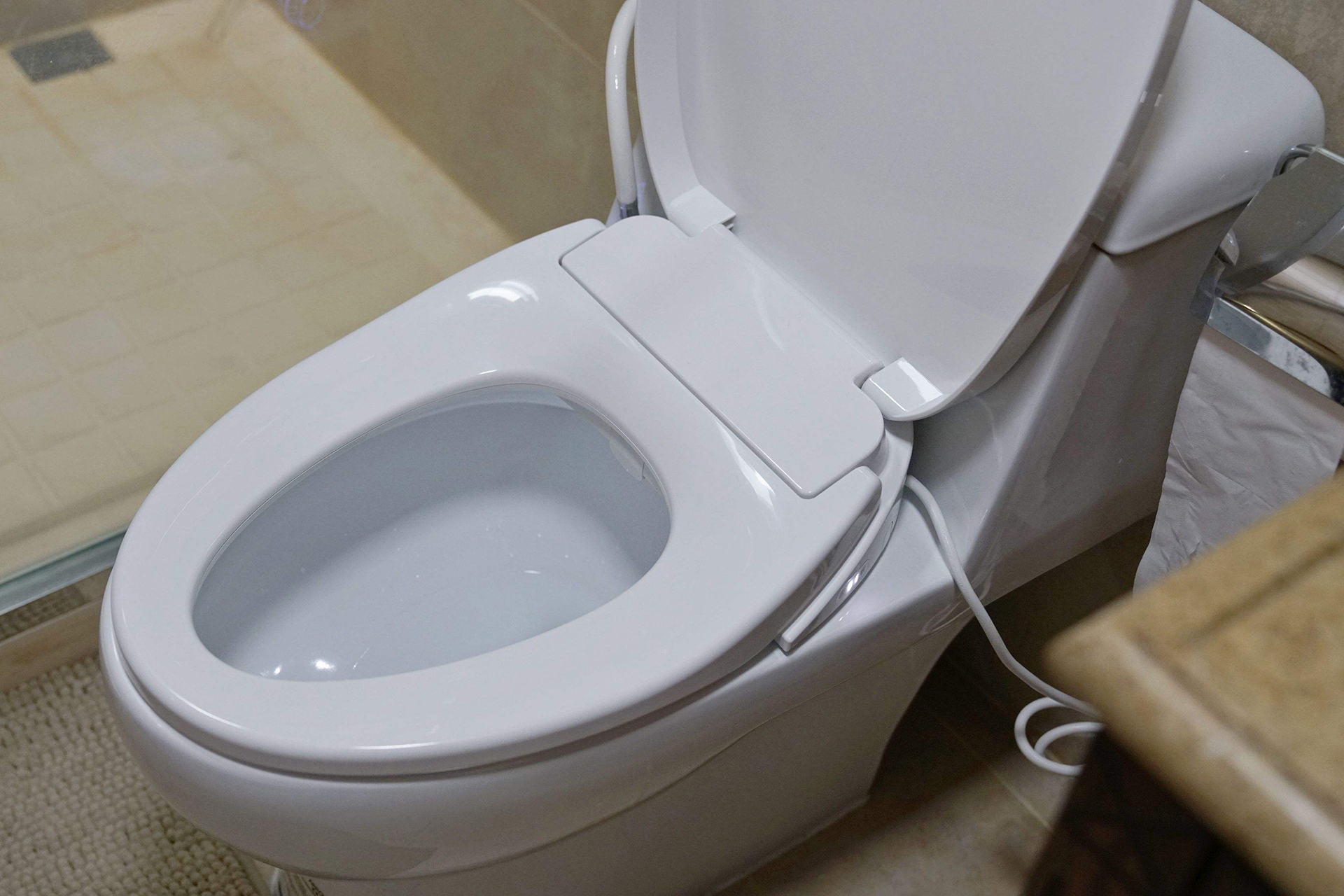 Smart toilets have more functions, why do you buy smart toilet lids