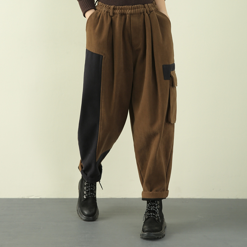 Women's skirts with wide hips are rarely worn, no matter how beautiful they are. These velvet