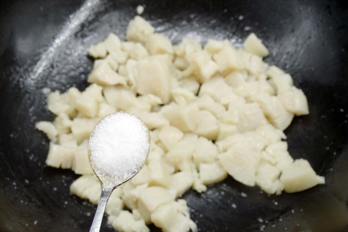 There is a trick to boil lard, do one more step before cooking, it is