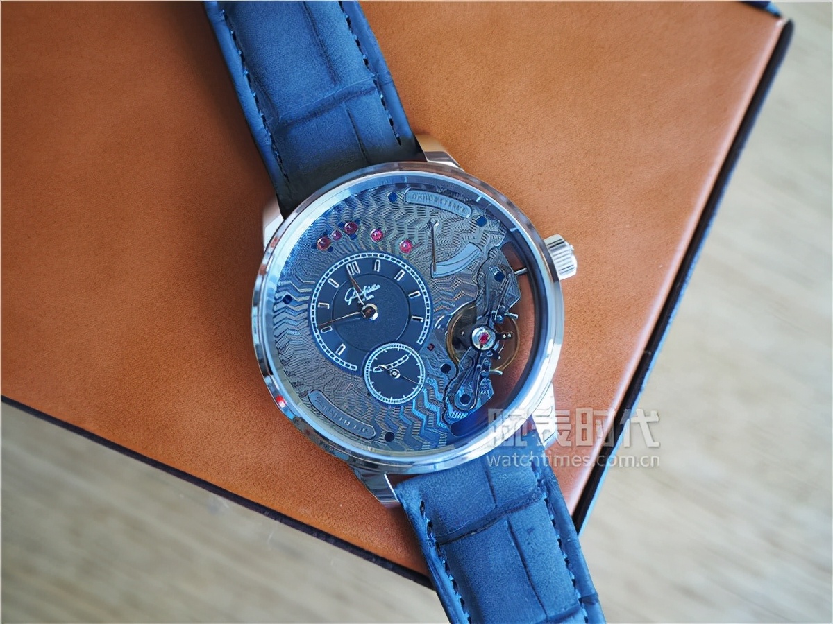 Inverted Watch New heights of beauty!Glashütte original eccentric movement inverted ...
