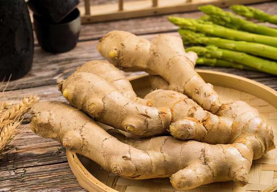 As the saying goes "people eat ginger in the morning, ginger eats