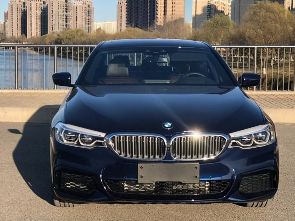 The 2020 BMW 5 Series "Most Worth Owning" Model: Tanzanite Blue - iNEWS