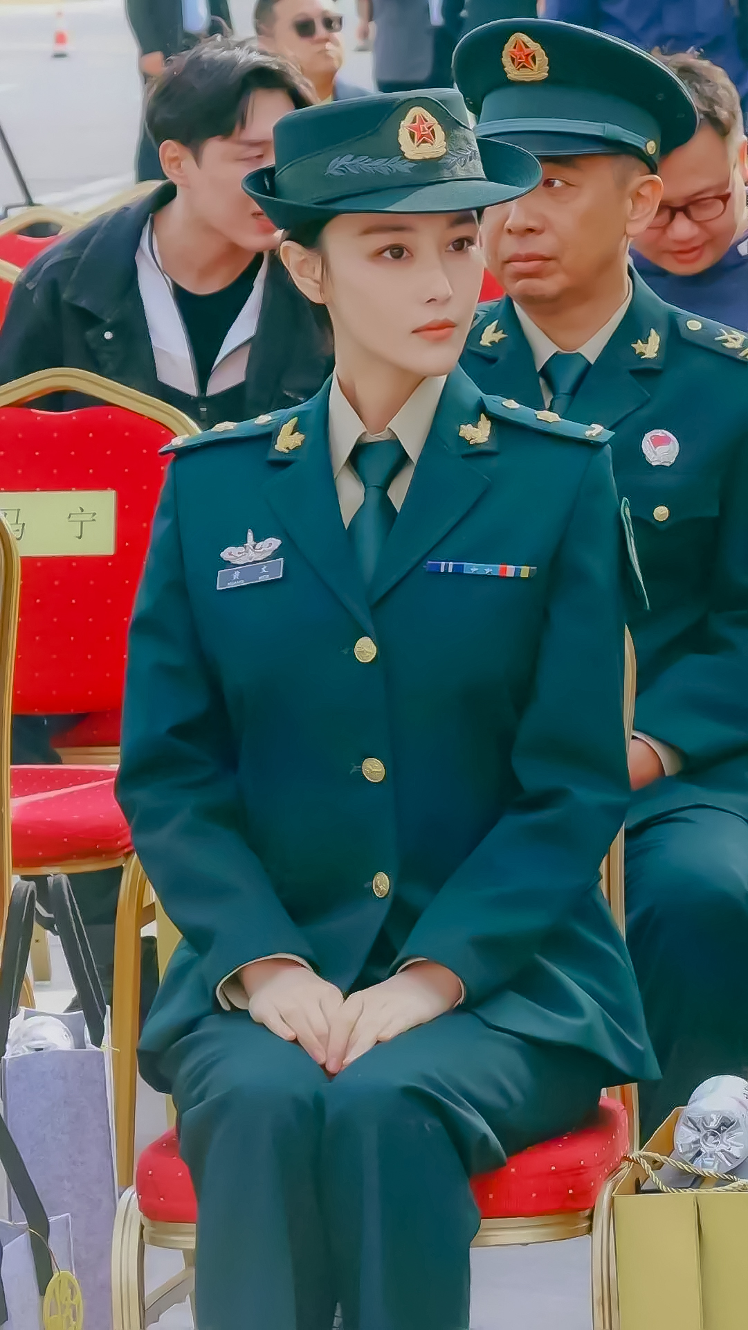 7 female stars are seduced by uniforms, Li Tong is amazing, Li Qin is
