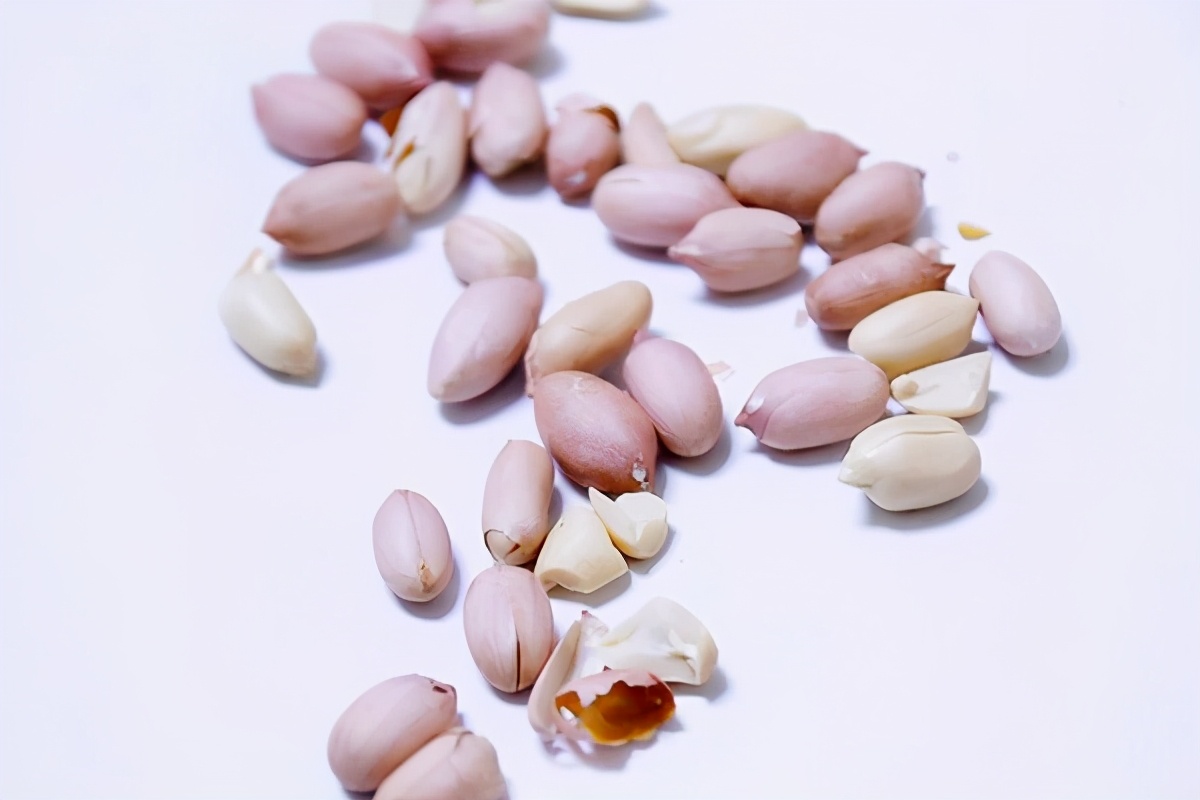 I often eat peanuts. Is it a blood pressure or lifting blood pressure