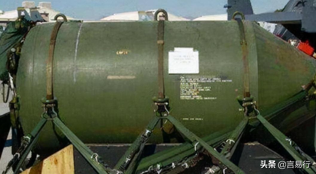 The world's top ten abnormal weapons. The heat pressure bomb weapon can instantly blow up the