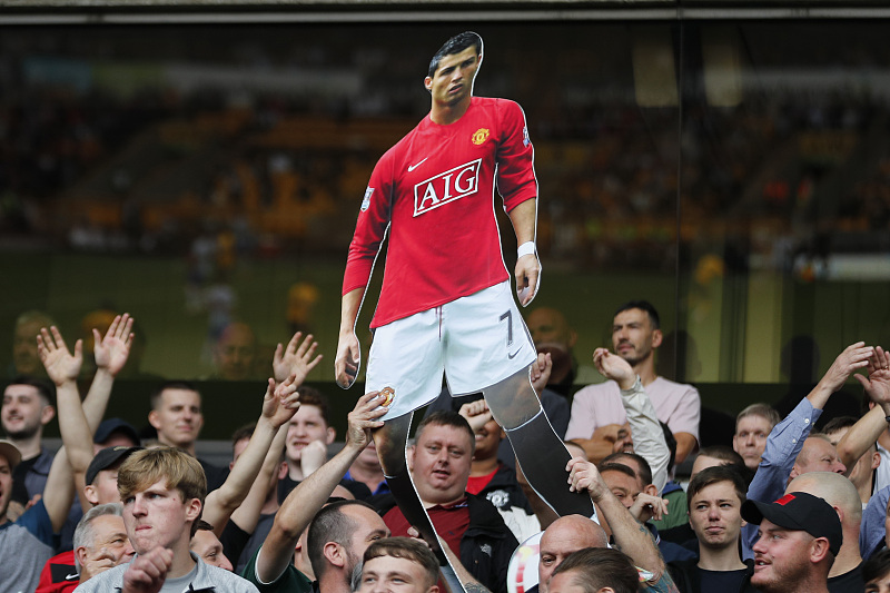 Doctor Of Finance Manchester United Need To Sell 2 58 Million Ronaldo Jerseys To Pay Back Fans 