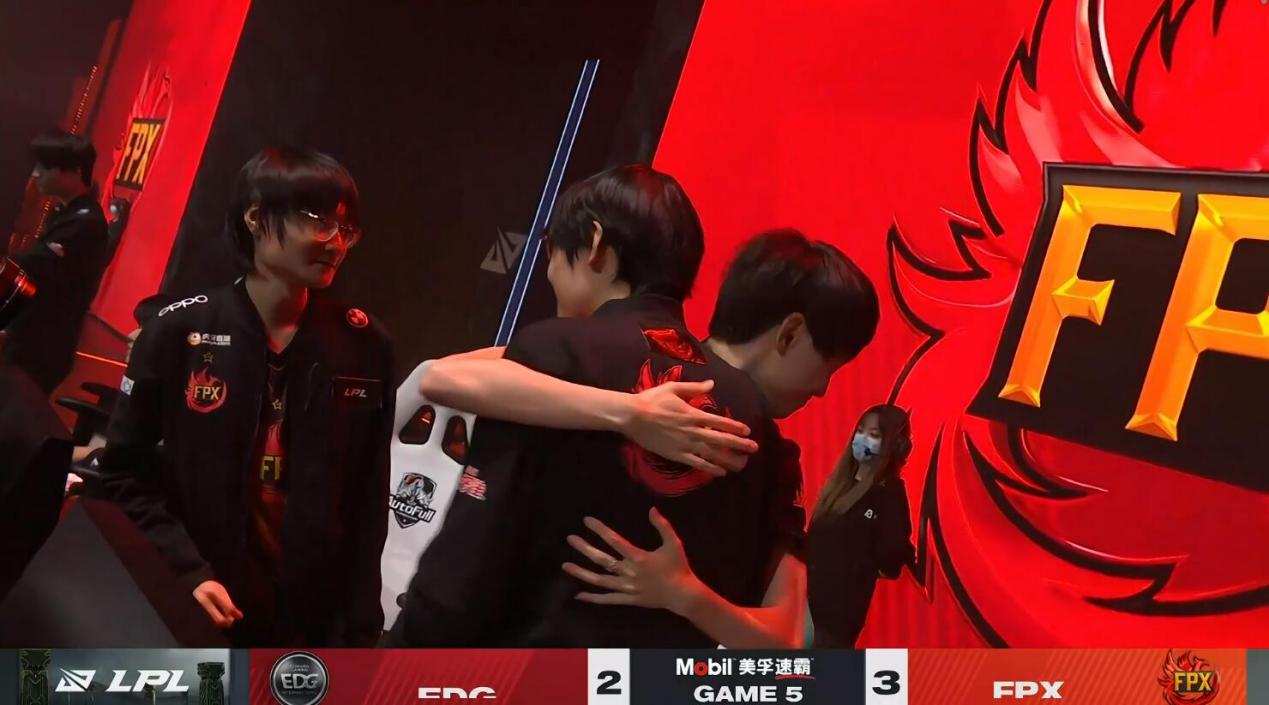 LPL Finals: Ah Shui participated in the commentary, and many high-value