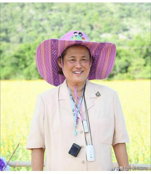 With high emotional intelligence, Pachara took photos of Sirindhorn in