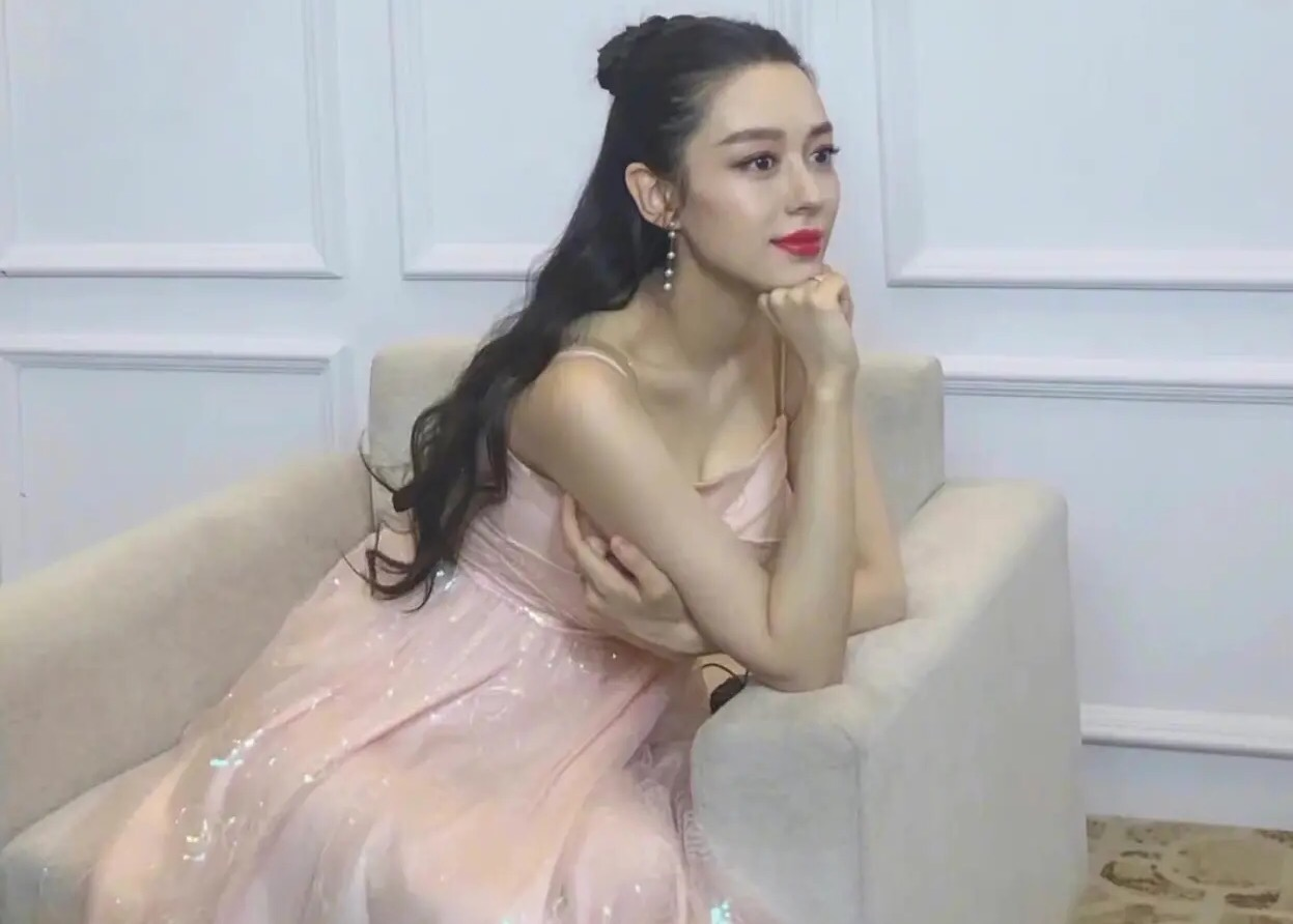 Lang Lang got his son. He was forced to jump off the building by his