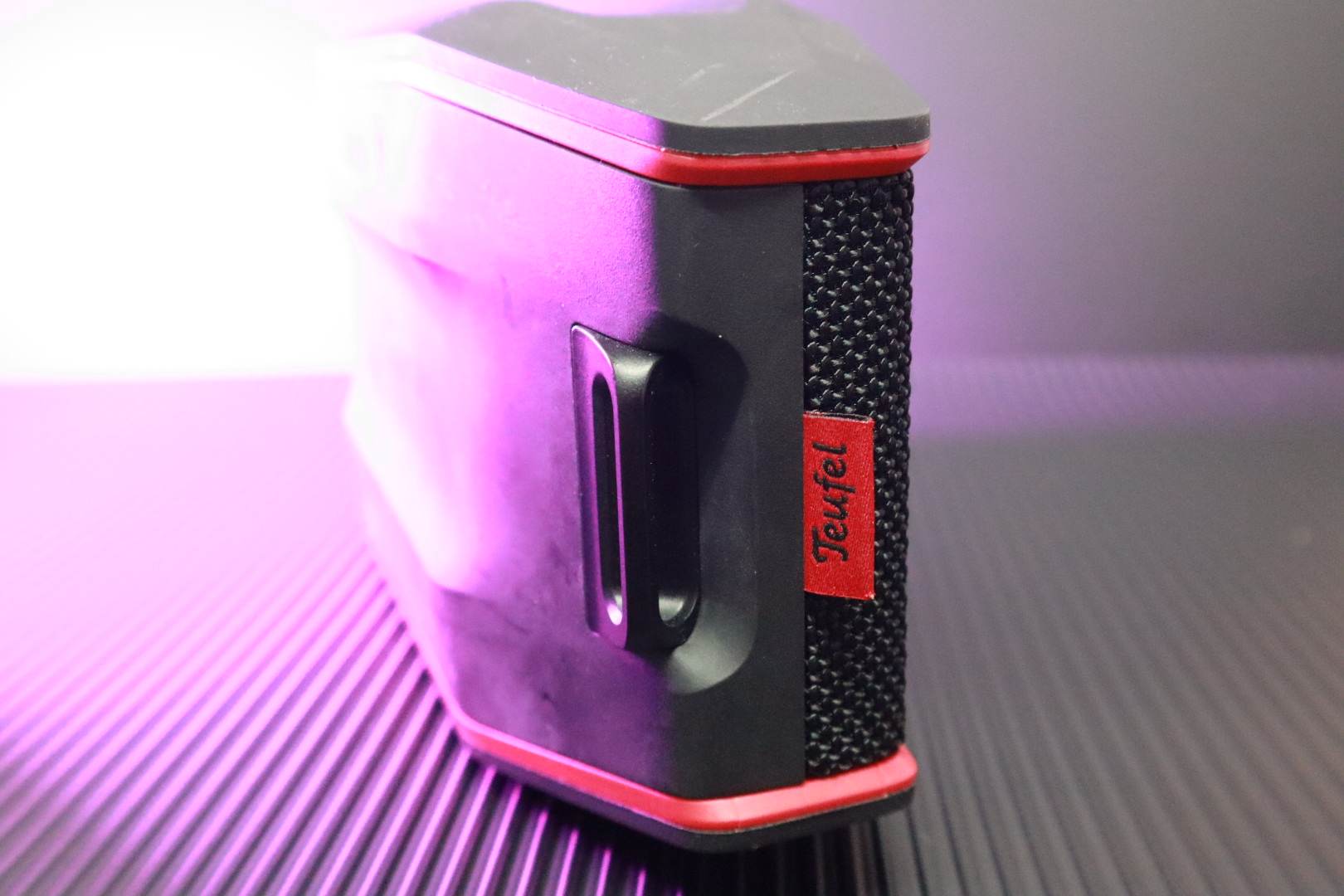 German speakers with bursting sound quality Teufel RocksterGo, the