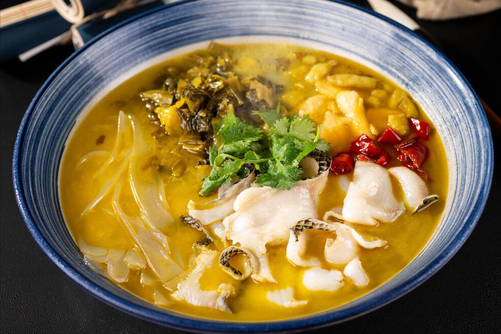 When making sauerkraut fish, don't cook it directly. Keep in mind 2 key