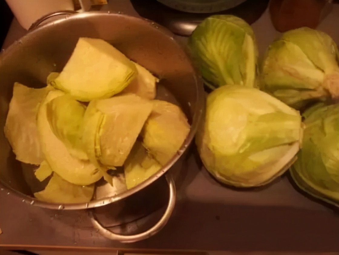 Sauerkraut, the delicacy that the Mongolians brought in the past, is