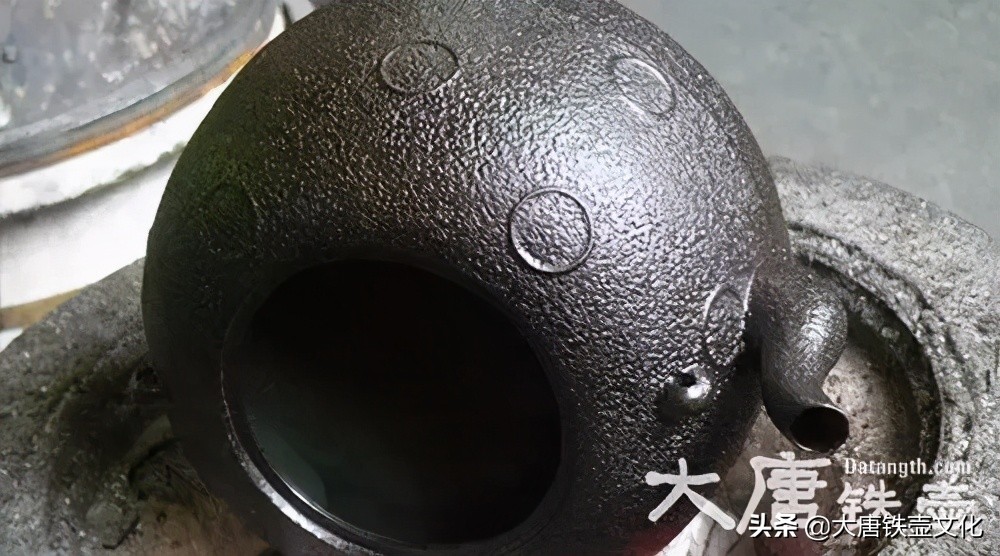 Why are Japanese iron pots so expensive? iNEWS