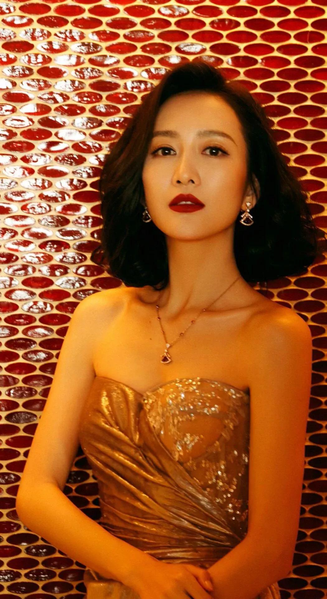 The temperament is as beautiful as the Lan Wang Ou - iNEWS