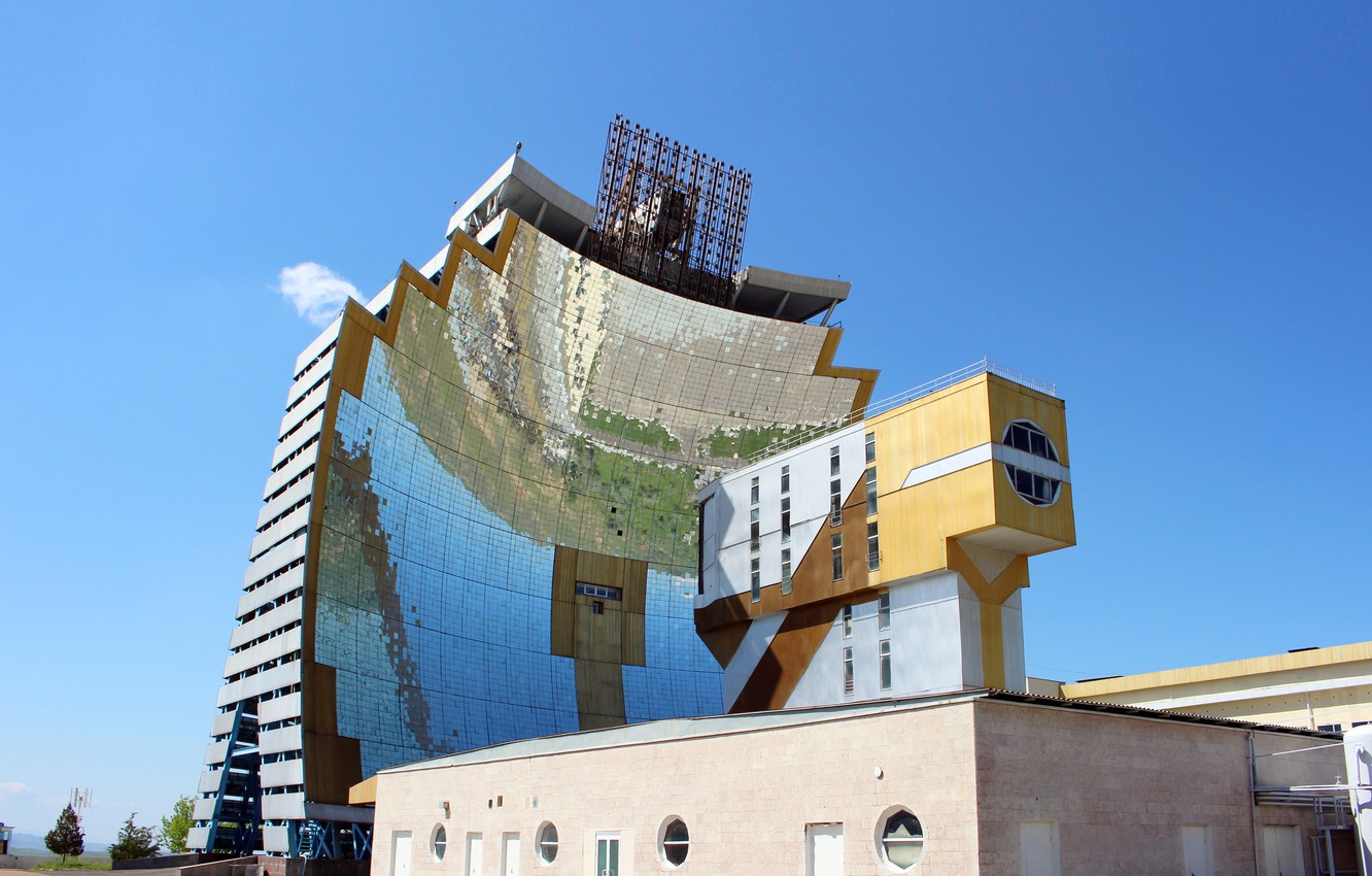 The world's largest magnifying glass, 12 stories high, focusing on the