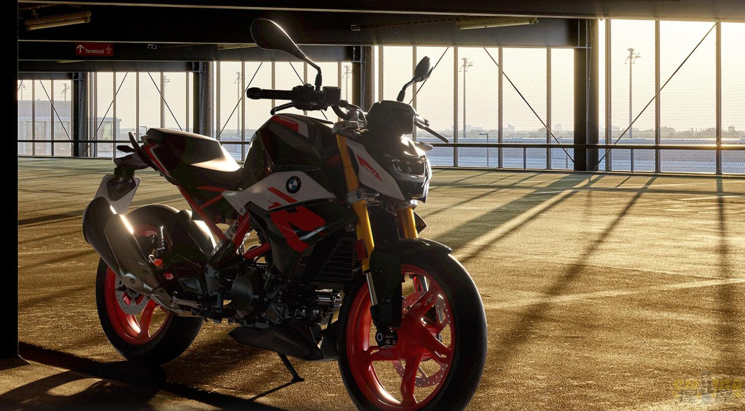 BMW's small-displacement model G310R is launched in 2022, with three ...