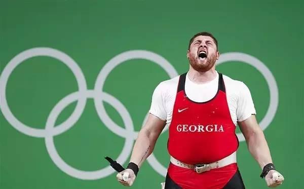 Does Weightlifting Make A Person Short And Out Of Shape The Handsome does-weightlifting-make-a-person-short-and-out-of-shape-the-handsome