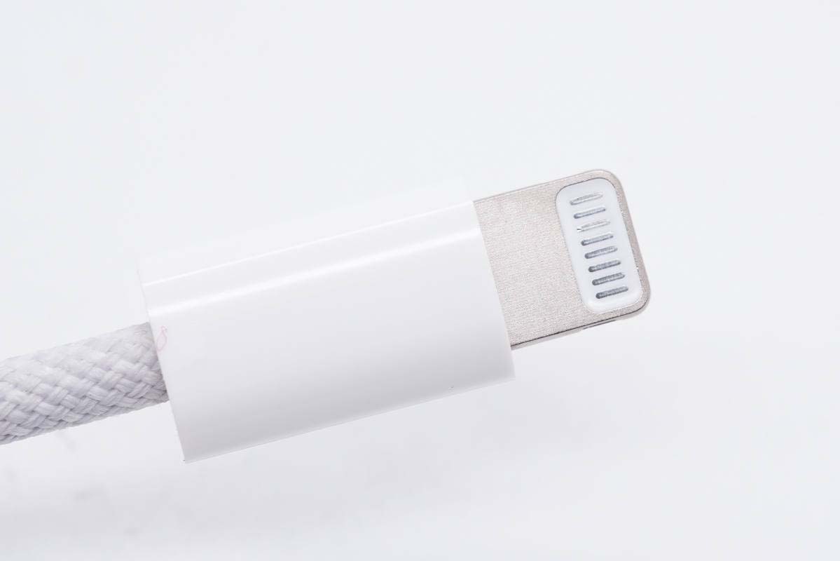 Apple's first Lightning braided cable is disassembled, and the new iMac