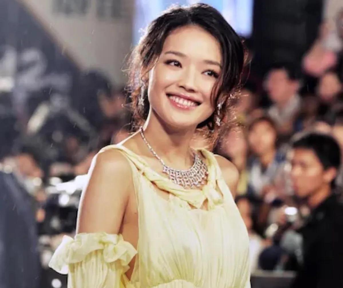 Shu Qi: Break up with Liming, fall in love with Leehom Wang, gossip with  Zhang Zhen, and turn to marry Feng Delun - iNEWS