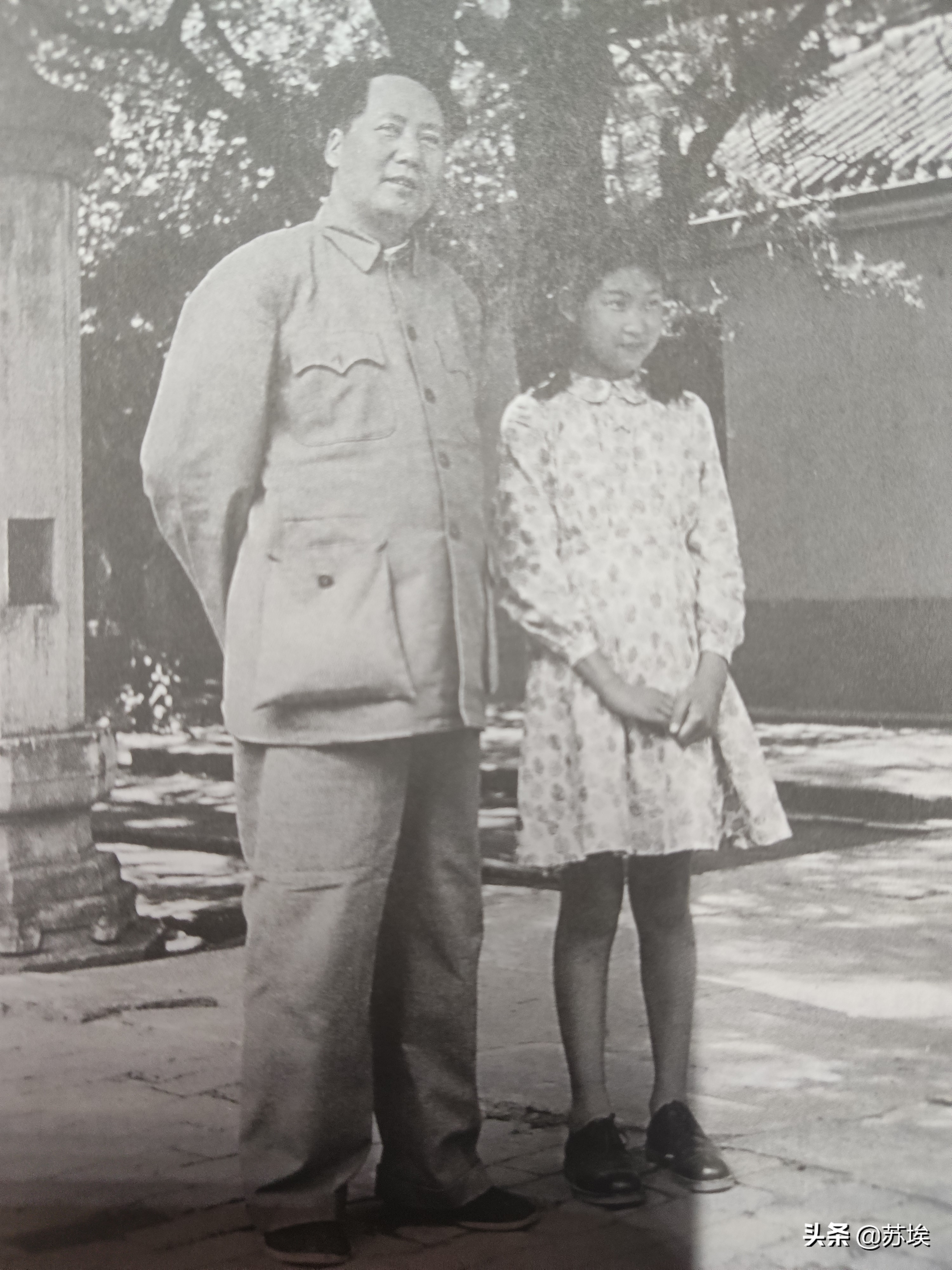 When Li Min just came back from the Soviet Union, he liked to wear a ...