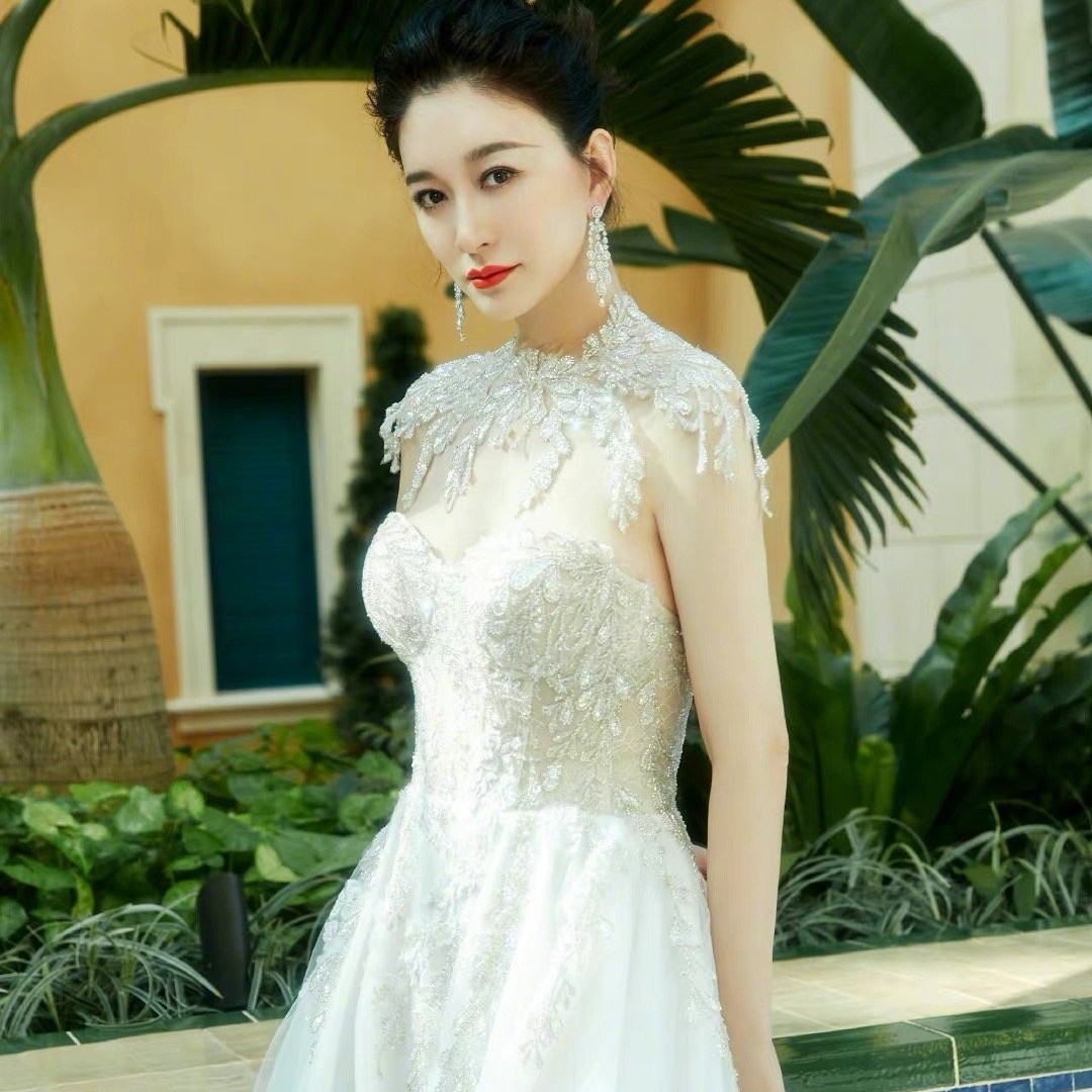 The 44-year-old Li Xiaoyu is too good to pay attention to it. How many ...