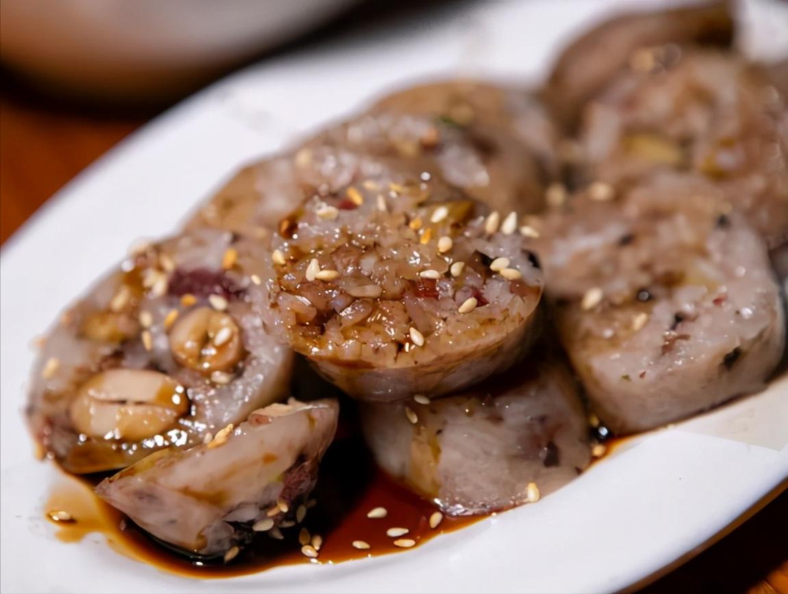 Popular Chaoshan snackspig intestines and glutinous rice iNEWS