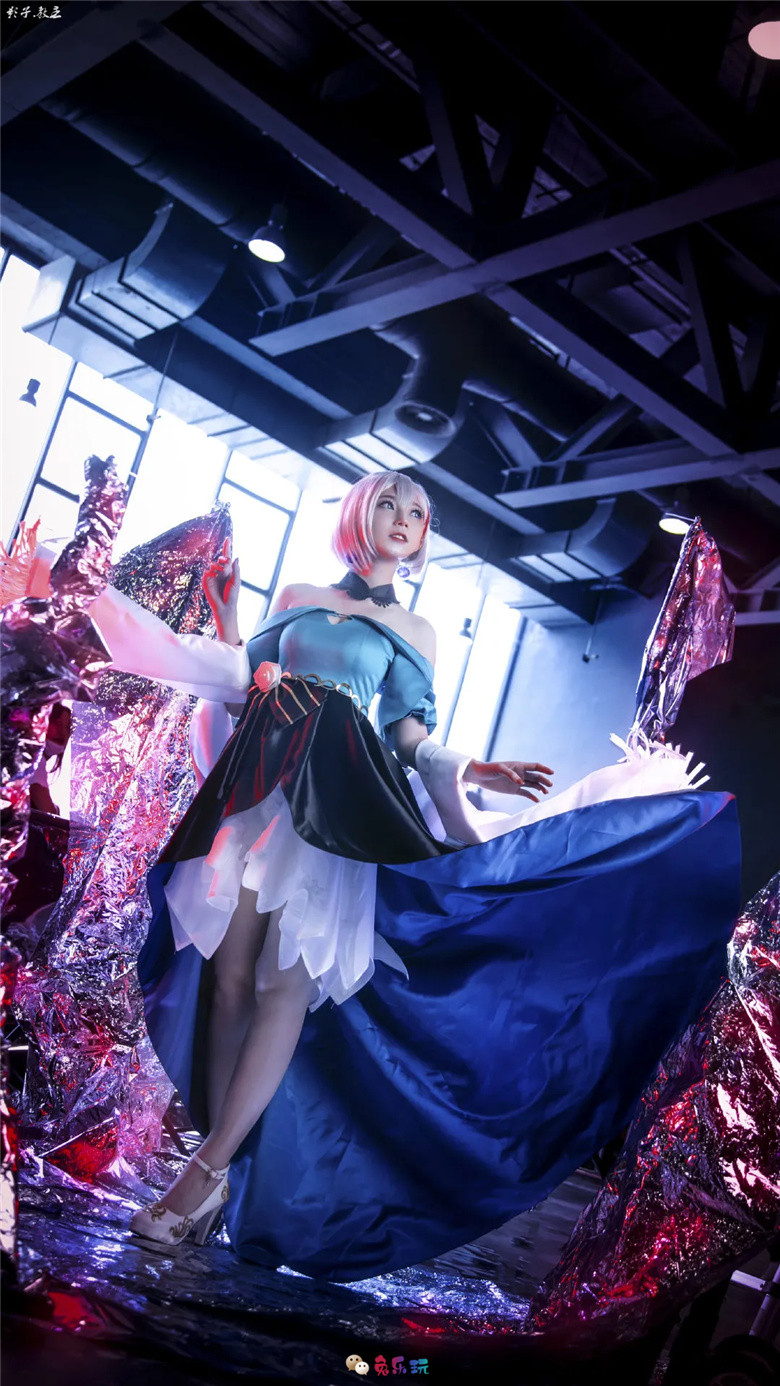 养乌龙猫的欠欠 丨《碧蓝航线》斯佩伯爵海军上将