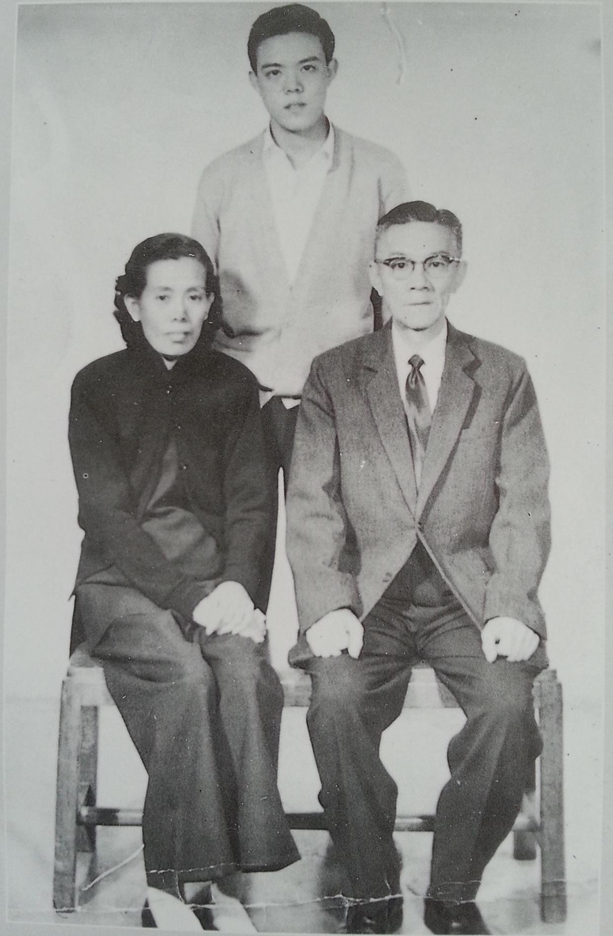 Rong Guotuan China's first world champion in table tennis, won the