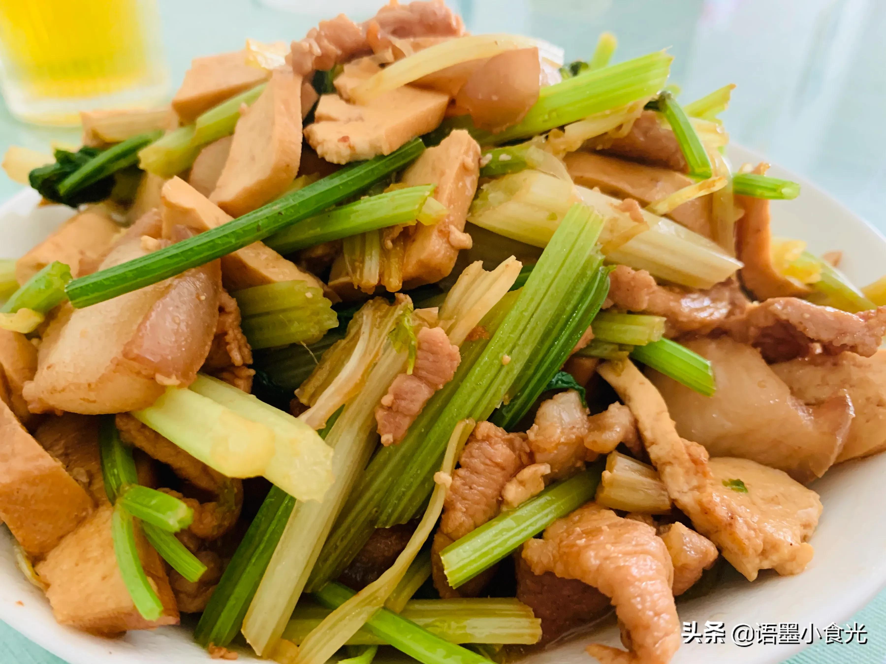 Stir Fried Pork With Celery And Dried Tofu The Most Homely Method Is The Most Delicious Dish