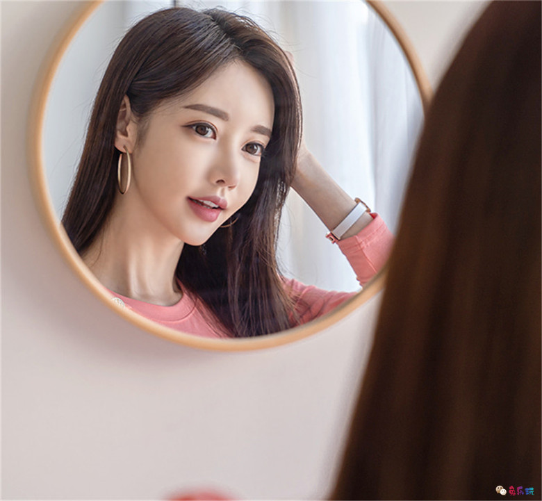 孙允珠：红莓松露初恋色彩靓丽鱼尾裙