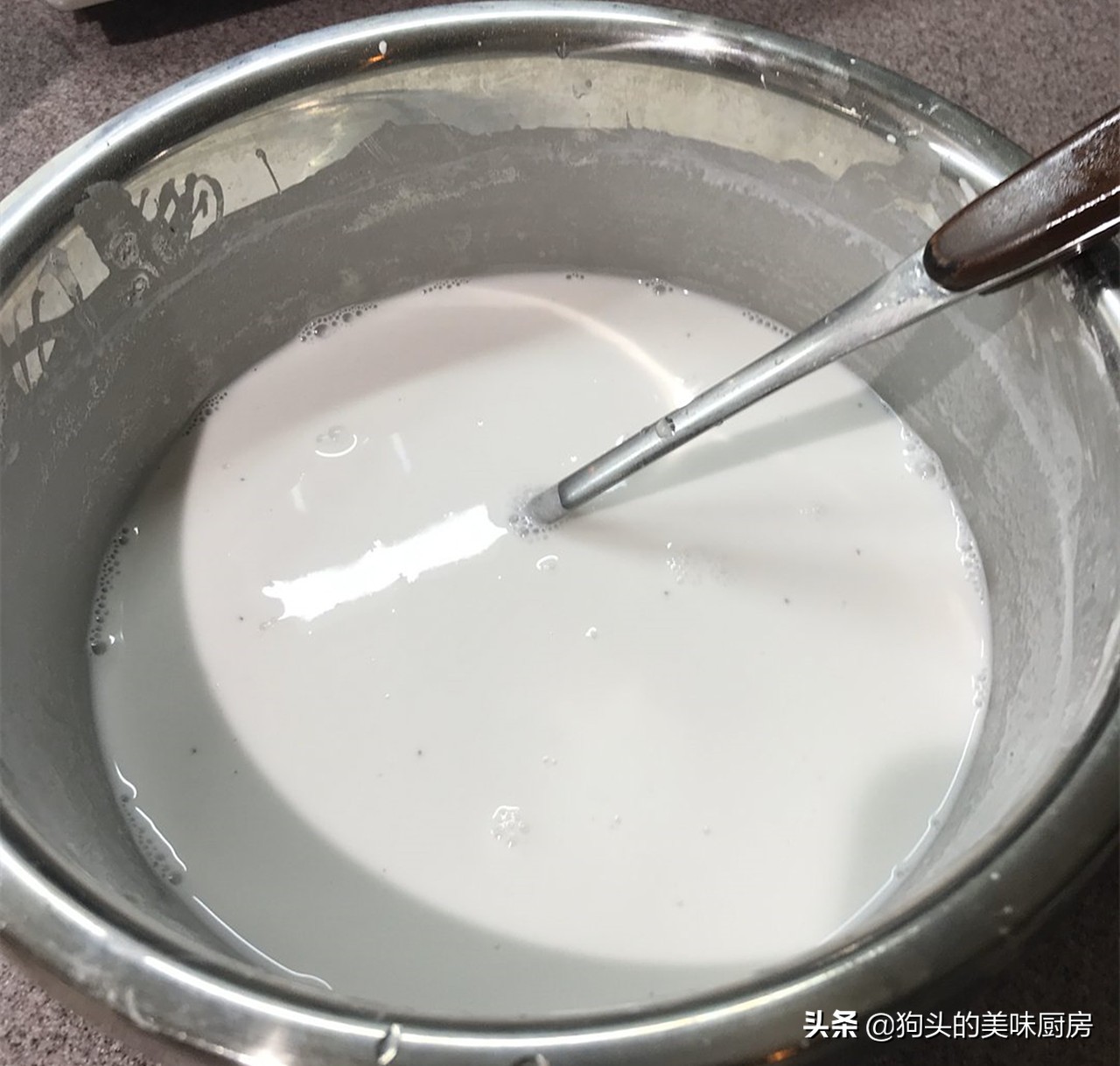 Handmade roll noodles, pure rice milk without any additives, fresh and