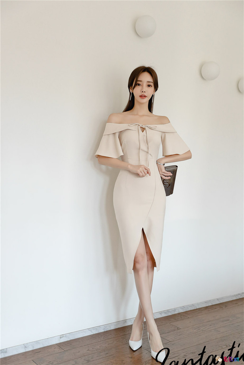 孙允珠丨简式淡雅摩纳哥皇室叶蕊衣裙