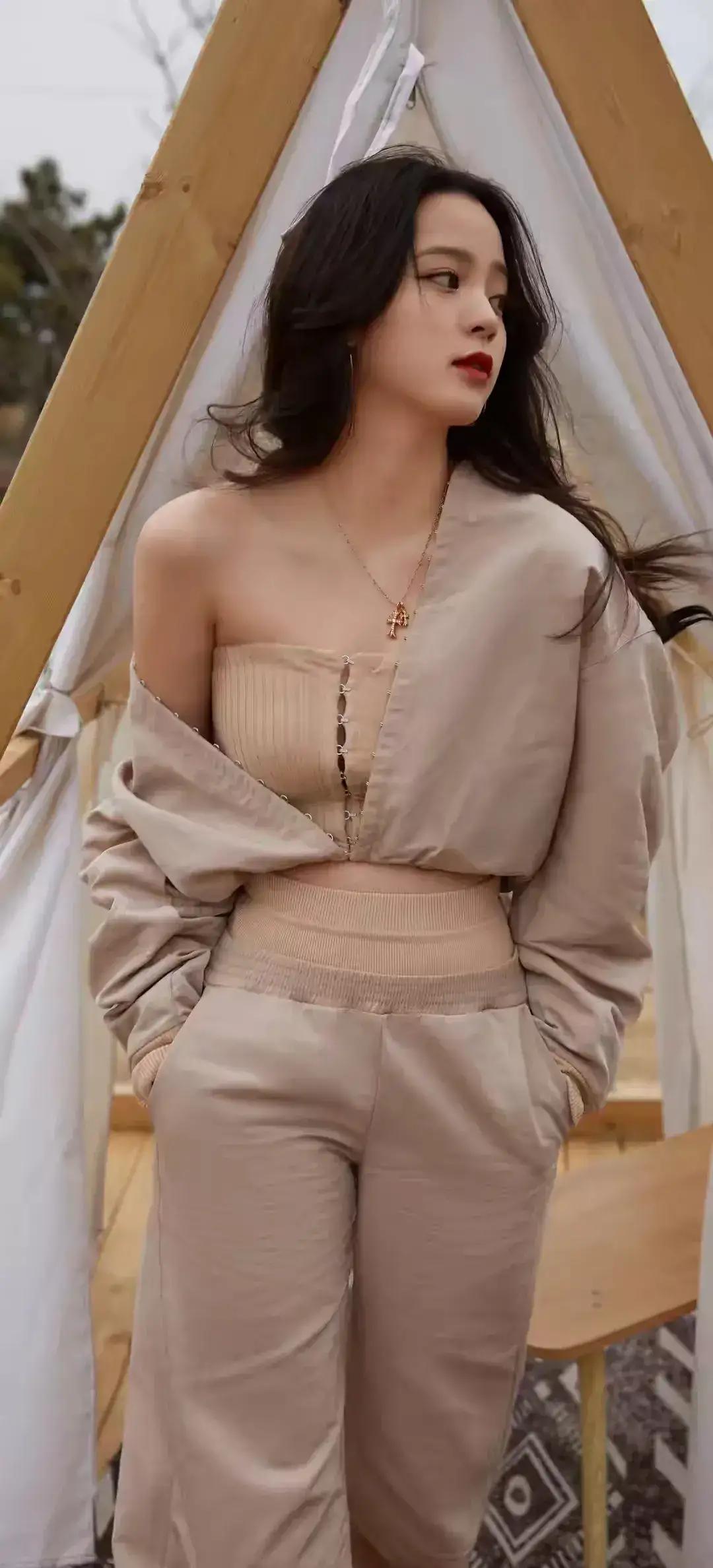 Lin Xiawei, Ouyang Nana, Di Lieba, Yuan Jiamin, Cao Xiwen - iNEWS