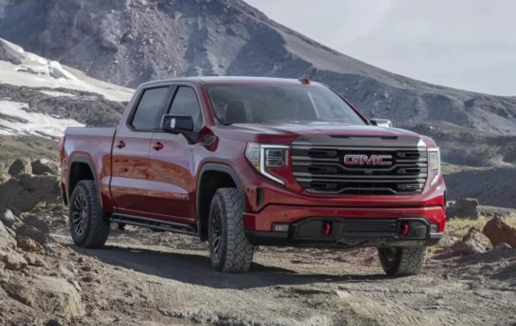 The new GNC SIERRA pickup truck released provides DSSV damper V8 engine