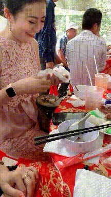 诱惑GIF美女图片：大爱胶衣！性感美丽！