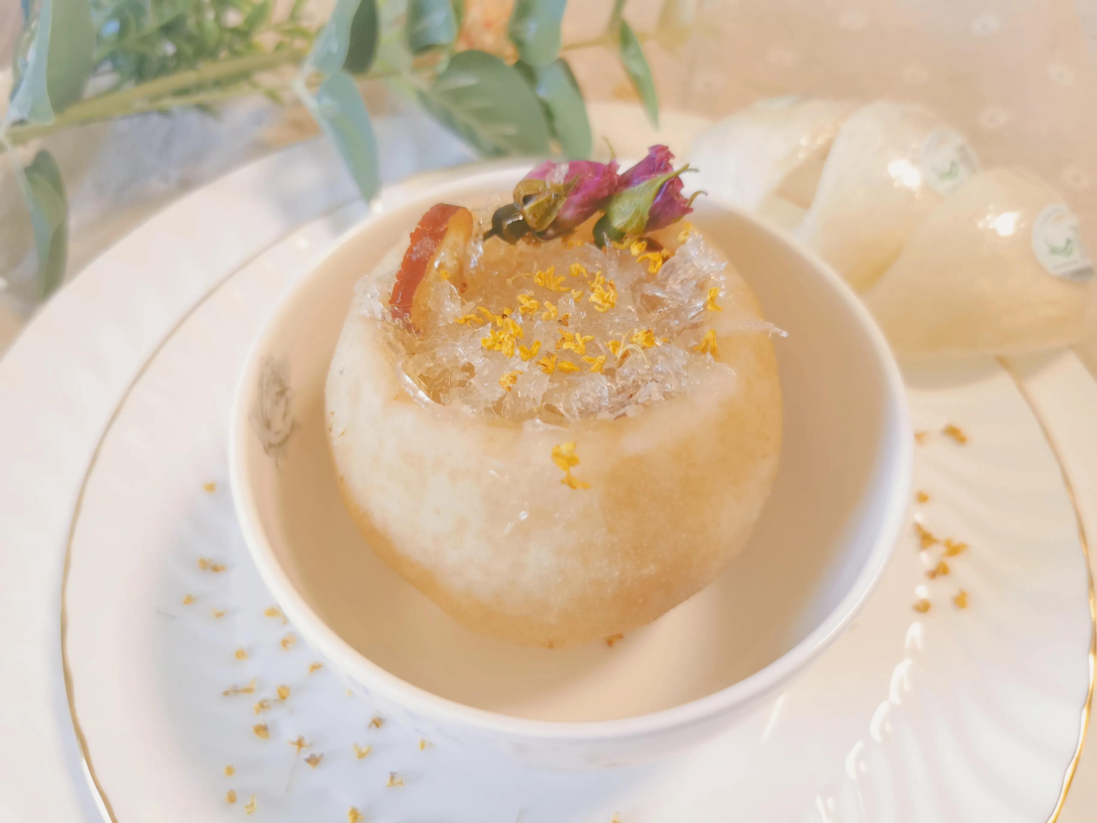 Family version of Sydney bird's nest with rock sugar, sweet and nourishing, delicious delicacy