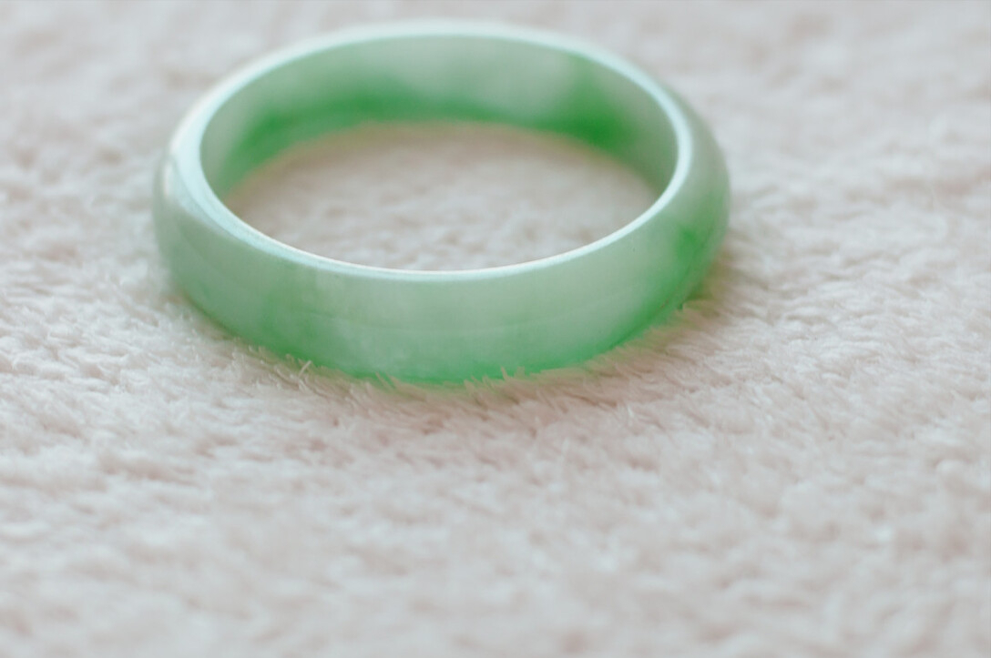 Women who wear jade bracelets for a long time will have unexpected gains in their bodies, many