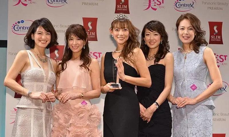 看完日本选美冠军们的“福利照”，我眼睛被辣到泪流不止…