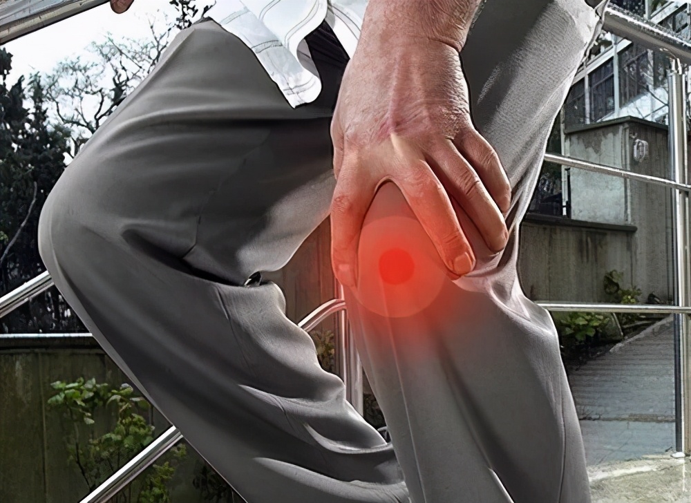Knee pain when it rains?TCM teaches you 2 movements, stick to it every