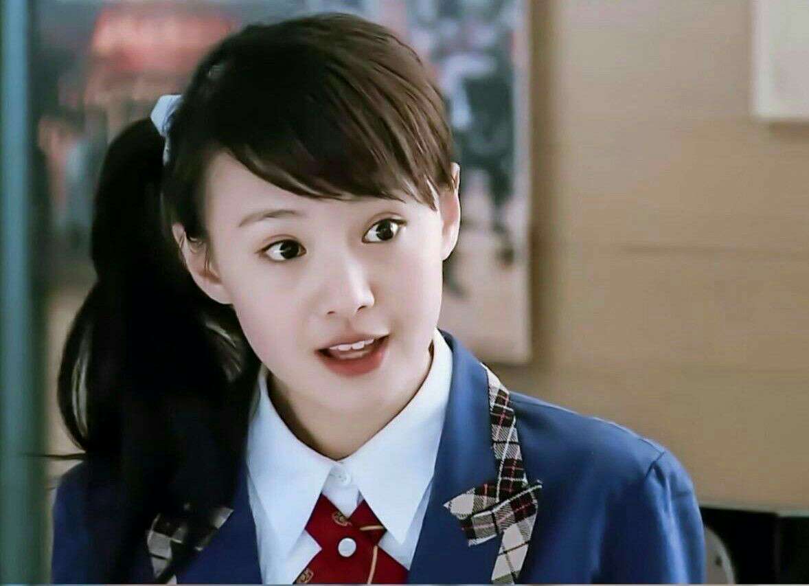 The Falling History of "Little Fairy" Zheng Shuang iNEWS