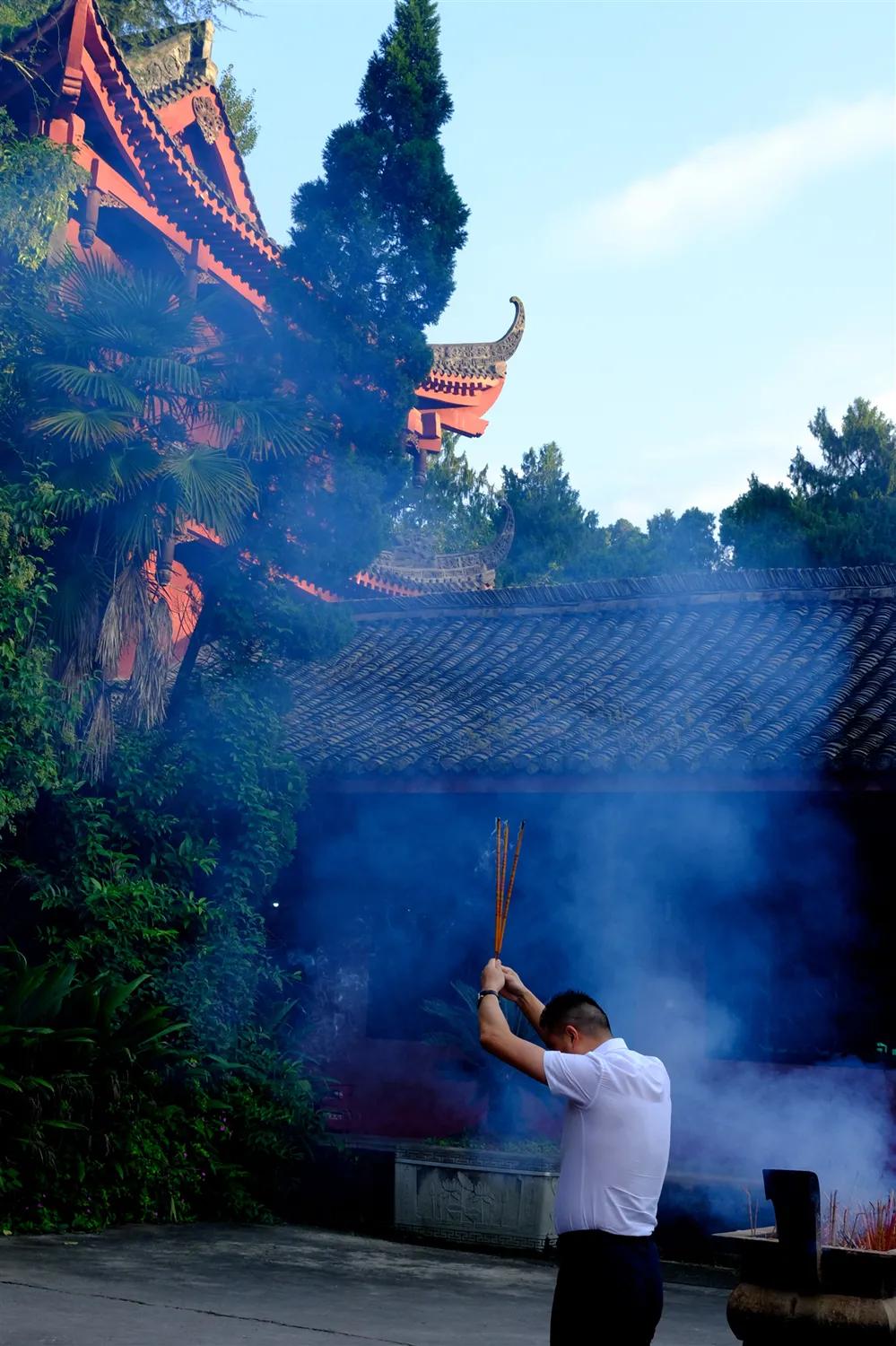 Jinmen.com Ma Wenchao: Mid-Autumn Festival, praying at Shijing Temple ...