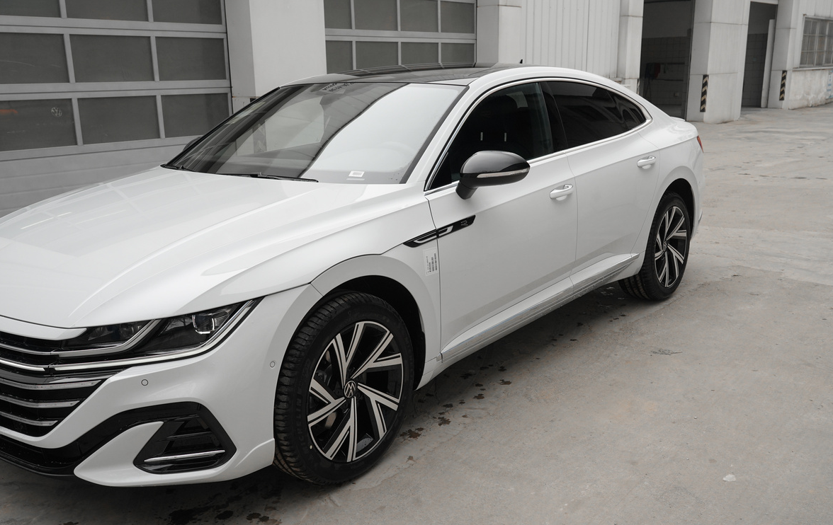 Volkswagen CC fell to its early 200,000, frameless door +186 horsepower ...